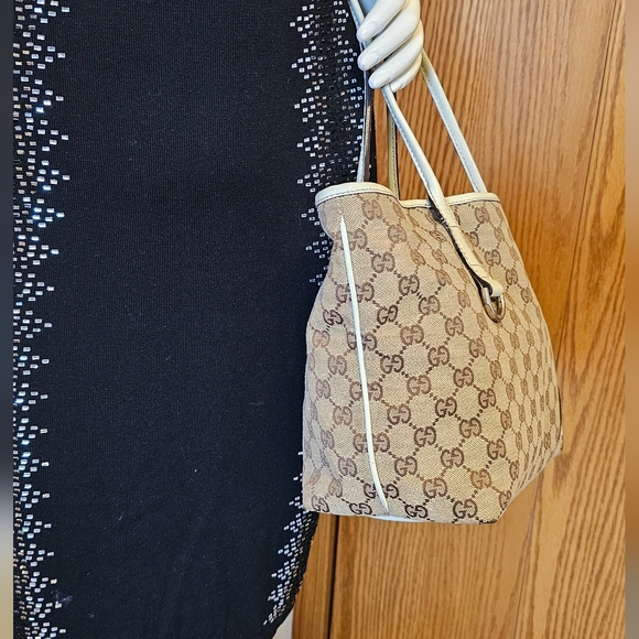 Gucci Beige and White GG Canvas Tote - Picture 2 of 16